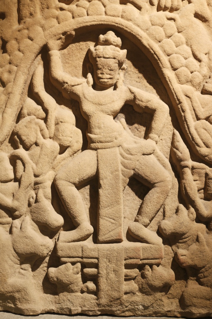 1 13 - Phù điêu Krishna-Govardhana Khương Mỹ - Một tác phẩm điêu khắc độc đáo của nghệ thuật Champa