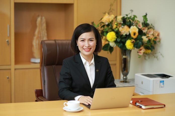 Phó Chủ tịch HĐQT kiêm Tổng Giám đốc (TGĐ) Bùi Thị Thanh Hương