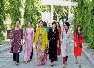 Nhà văn nữ: đi ngắn, viết dài - Ghi chép của Kiều Bích Hậu