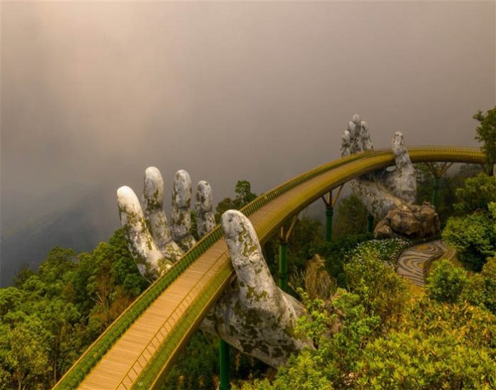 Chuyện chưa kể về cây cầu Vàng nổi tiếng toàn cầu của du lịch Việt Nam