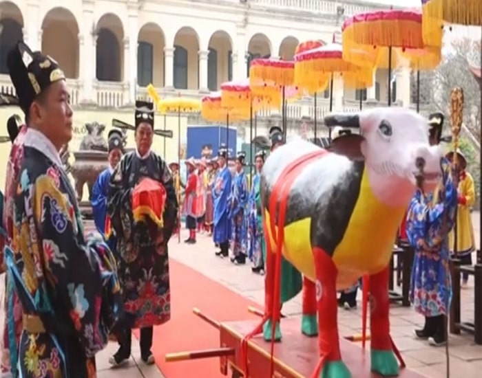 Lễ Tiến Xuân ngưu được tái hiện tại Hoàng thành Thăng Long trong dịp Tết Tân Sửu 2021