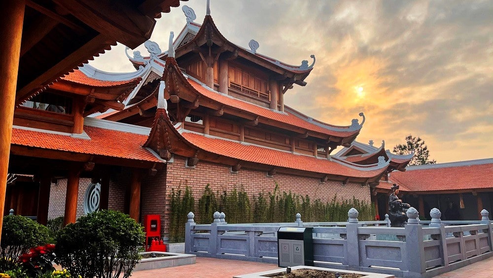 13 min - Bảo Hải Linh Thông Tự - Sức hút từ kiến trúc chùa Việt cổ độc đáo