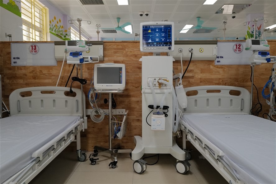 Sun Group đã tài trợ và trực tiếp thi công, lắp đặt các trang thiết bị y tế hiện đại cho các BVĐK nhiều địa phương trên cả nước