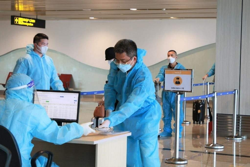 20 min 1 - Hai chuyến bay chở 345 khách có “Hộ chiếu vắc xin” từ Mỹ hạ cánh tại sân bay Vân Đồn