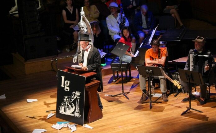 Giải Ig Nobel năm 2021: treo ngược tê giác, mối liên hệ giữa béo phì và tham nhũng,...