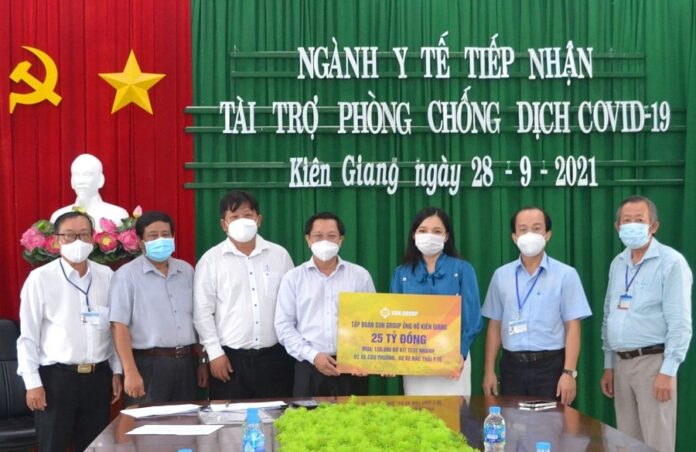 Sở Y tế Kiên Giang đã phân bổ 3 xe cứu thương do Sun Group tài trợ về cho huyện Vĩnh Thuận, Gò Quao và TP. Hà Tiên để kịp thời phục vụ công tác phòng, chống dịch