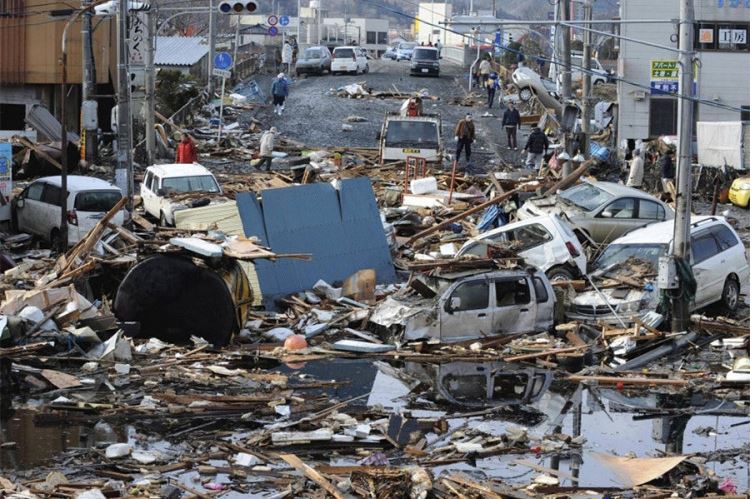 Canh hoang tan sau dong dat tai thanh pho Kesennuma tinh Miyagi Nhat Ban. min - Động đất là gì? Động đất được hình thành như thế nào?