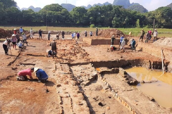 Phát lộ dấu tích nền móng kiến trúc cổ xưa ở cố đô Hoa Lư - VSD Lịch Sử