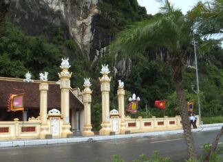 Xung quanh việc bài thơ của Nguyễn Cẩn khắc ở núi Bài Thơ bị vùi lấp