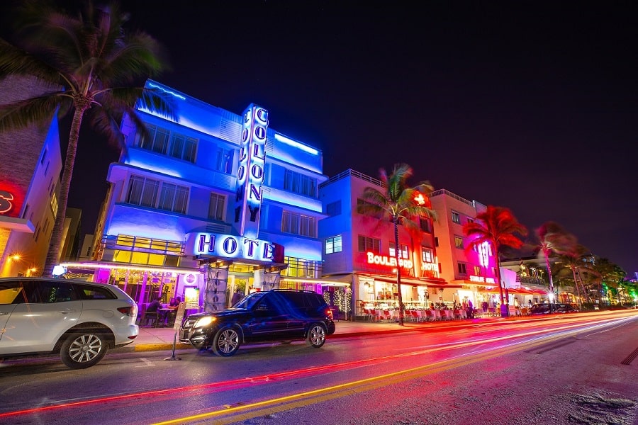 Miami nổi tiếng với khu phố Art Deco quy tụ các tòa nhà sôi động và rực rỡ ánh đèn. Ảnh ShutterStock min - Hé lộ phân khu hot nhất khu đô thị nghỉ dưỡng đa sắc màu Sun Riverside Village