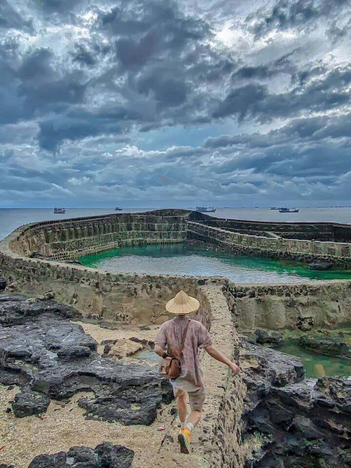27 min 5 - Phát hiện hồ cá bỏ hoang nổi lên như một công trình cổ giữa biển ở Việt Nam