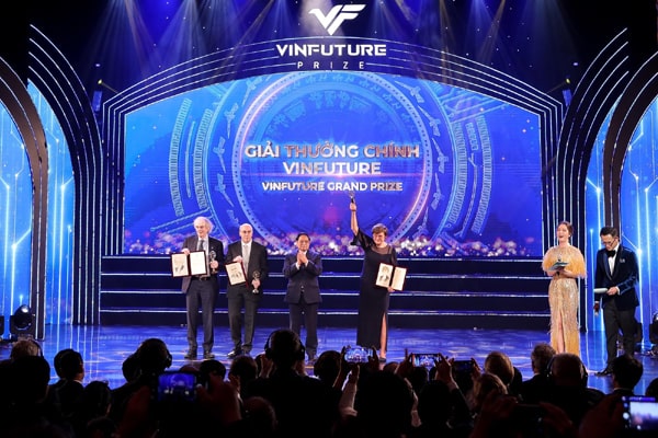 GS. Katalin Kariko nhận giải chính VinFuture