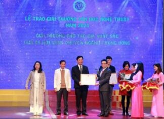 72 tác phẩm được trao Giải thưởng văn học nghệ thuật năm 2021 72 tác phẩm được trao Giải thưởng văn học nghệ thuật năm 2021