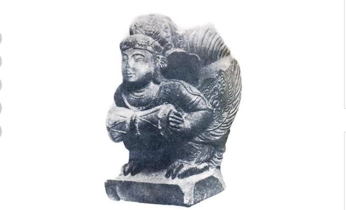 Tượng Kimari đánh trống cơm tìm thấy ở chùa Phật Tích năm 1940 Tượng Kimari đánh trống cơm tìm thấy ở chùa Phật Tích năm 1940