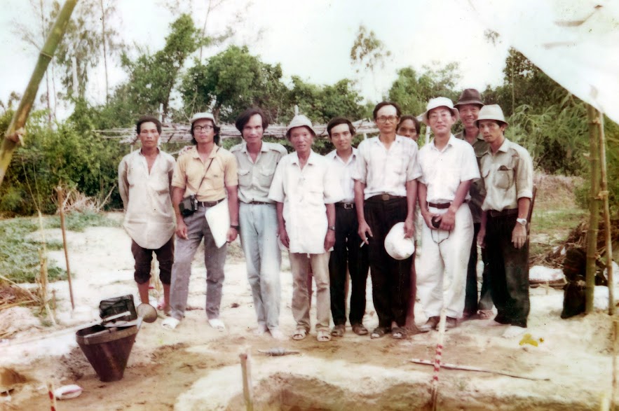 26 Đoàn khai quật khảo cổ di chỉ Hậu Xá I min - Một số di chỉ văn hoá Sa Huỳnh ở Hội An