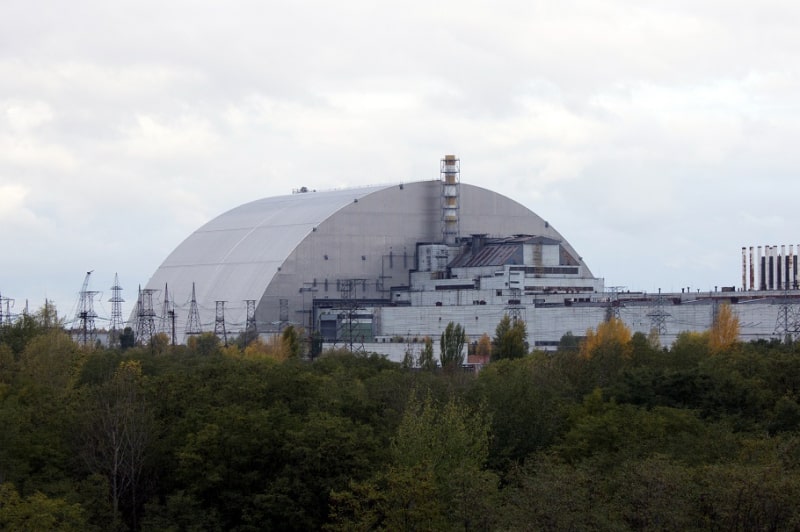 Mái vòng kim loại bọc trên nhà máy điện hạt nhân Chernobyl sau thảm kịch 1986. Ảnh: ITN