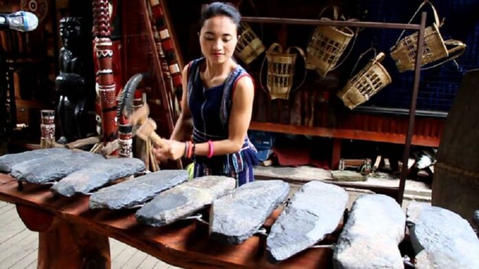 Đàn đá: Nhạc cụ gõ cổ xưa của Việt Nam