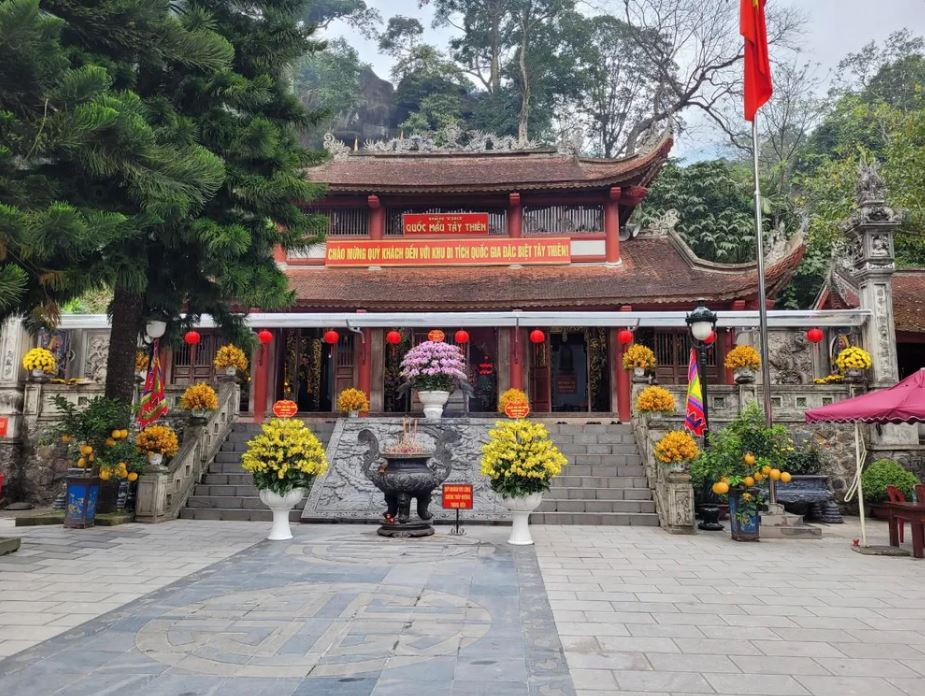 Đền thờ Quốc Mẫu Tây Thiên. Đền thờ Quốc Mẫu Tây Thiên.