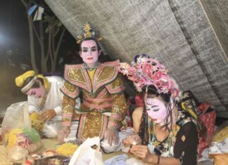 Về Bình Định nghe 'đặc sản' Hát Bội