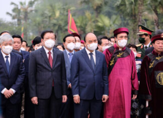 Chủ tịch nước dâng hương giỗ Tổ Hùng Vương