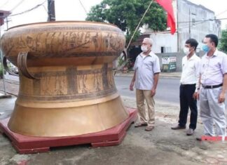 Làng nghề đúc đồng trăm năm đỏ lửa