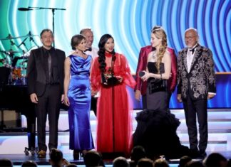 Sangeeta Kaur - Ca sĩ gốc Việt đoạt giải Grammy