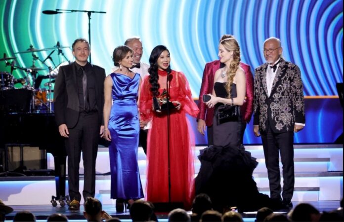Sangeeta Kaur - Ca sĩ gốc Việt đoạt giải Grammy