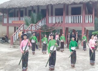Về Thường Xuân lắng nghe khặp Thái