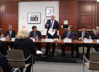 Giáo sư Harvard hiến kế phát triển kinh tế Việt Nam