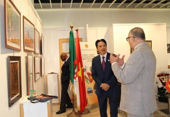 Ấn tượng triển lãm ảnh và giới thiệu Việt Nam tại Algeria