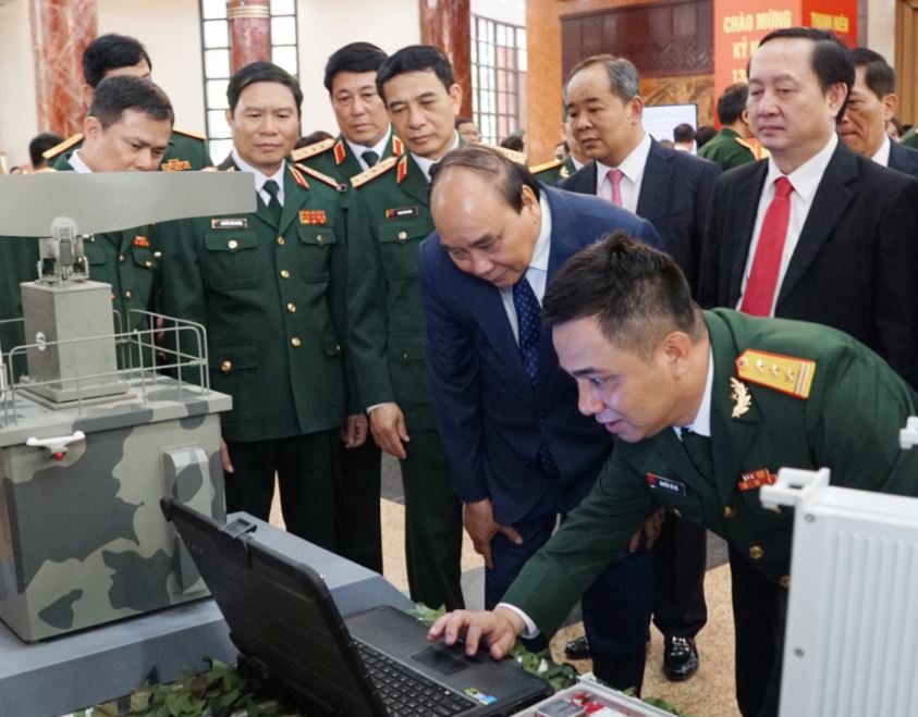 Thành công của hai công trình khẳng định vị thế mới của Việt Nam trong lĩnh công nghiệp quốc phòng công nghệ cao (Ảnh: Nguyễn Dương).