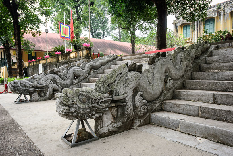 Them rong Dien Kinh Thien2 min - Bảo vật quốc gia: Thềm rồng Điện Kính Thiên - Kiệt tác điêu khắc thời Lê Sơ