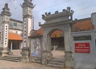 Từ chiếc bàn xoay đến bảng vàng Tiến sĩ