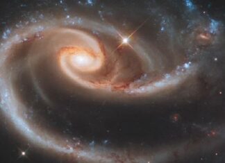 NASA: ‘Có điều gì đó kỳ lạ đang xảy ra với vũ trụ của chúng ta’ NASA: 'Có điều gì đó kỳ lạ đang xảy ra với vũ trụ của chúng ta'