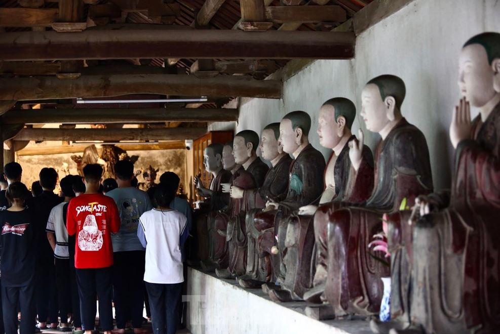 22 min 11 - 'Kho báu' trong ngôi chùa cổ gần 400 năm tuổi ở Hà Nội