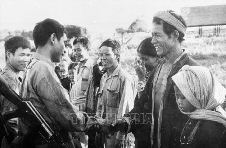 36 min 1 - Những bức ảnh quý về quan hệ hữu nghị Việt Nam-Campuchia: 55 năm chảy mãi nghĩa tình