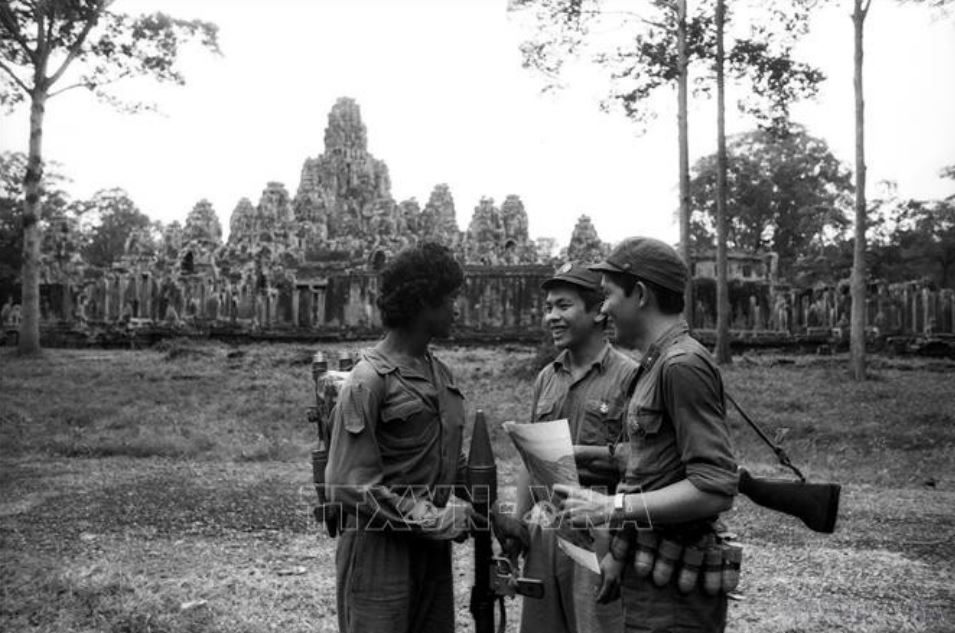 39 min 1 - Những bức ảnh quý về quan hệ hữu nghị Việt Nam-Campuchia: 55 năm chảy mãi nghĩa tình