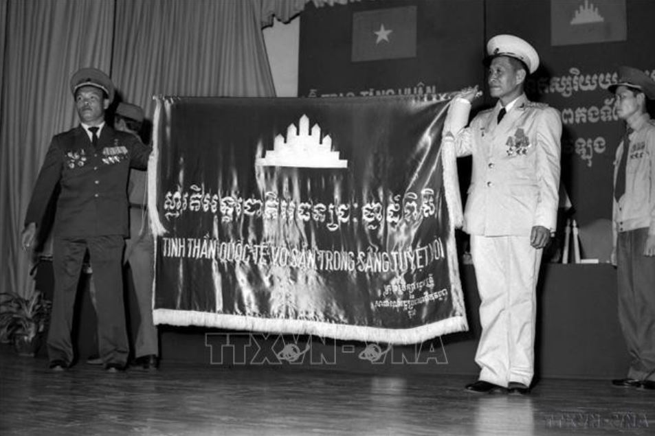 43 min - Những bức ảnh quý về quan hệ hữu nghị Việt Nam-Campuchia: 55 năm chảy mãi nghĩa tình
