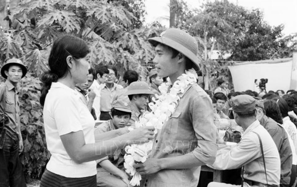 45 min - Những bức ảnh quý về quan hệ hữu nghị Việt Nam-Campuchia: 55 năm chảy mãi nghĩa tình