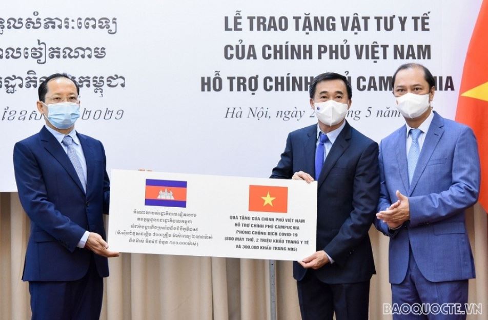 50 min 1 - Những bức ảnh quý về quan hệ hữu nghị Việt Nam-Campuchia: 55 năm chảy mãi nghĩa tình