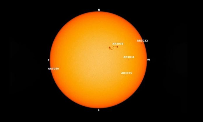 Xuất hiện vết đen Mặt Trời lớn gấp 3 lần Trái Đất