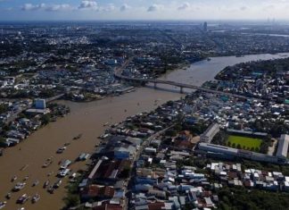 Bệ đỡ để đất Chín Rồng 'cất cánh'
