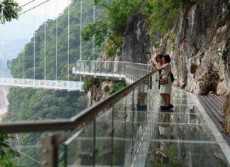 Truyền thông Mỹ: Cây cầu kính ở Việt Nam xác lập kỷ lục Guinness