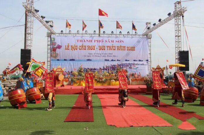 Đặc sắc Lễ hội cầu ngư - bơi trải thành phố Sầm Sơn năm 2022