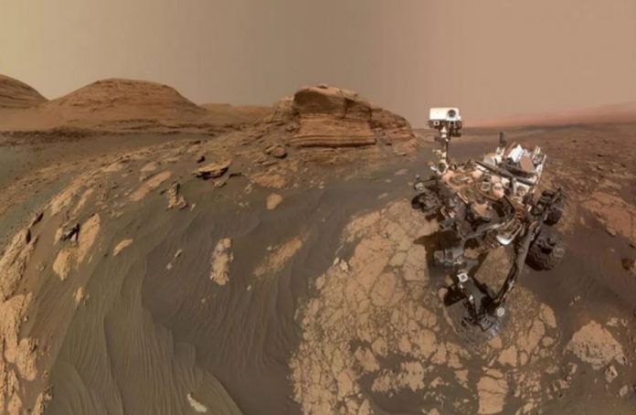 NASA công bố hình ảnh phát hiện 'đầu rắn' chui ra trên Sao Hỏa