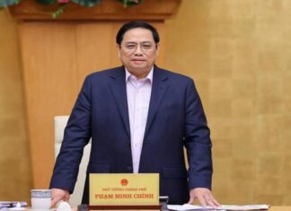 Thủ tướng yêu cầu có giải pháp tích cực trong đầu tư công và sách giáo khoa