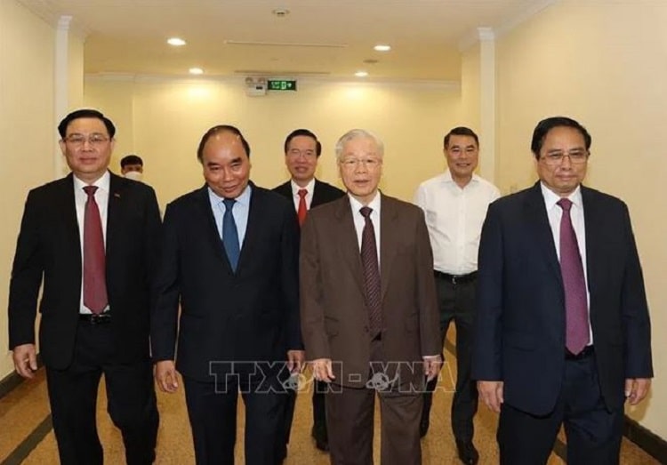 Tổng Bí thư Nguyễn Phú Trọng cùng các đồng chí lãnh đạo Đảng và Nhà nước đến dự hội nghị. Ảnh: Trí Dũng/TTXVN