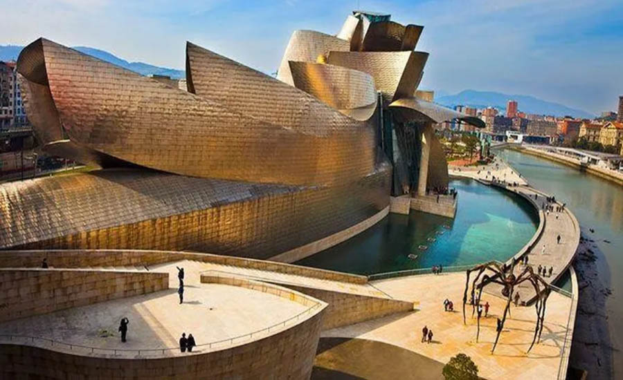 Guggenheim Bilbao - một thiết kế kỳ quặc thành công của Frank Gehry