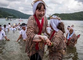 Bí mật trường thọ ở ngôi làng quan niệm '80 tuổi chỉ là thanh niên'