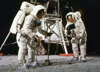 Có gì đặc biệt mà cả 3 xác gián Đức và bụi Mặt trăng đem bán đấu giá đều bị NASA đòi lại